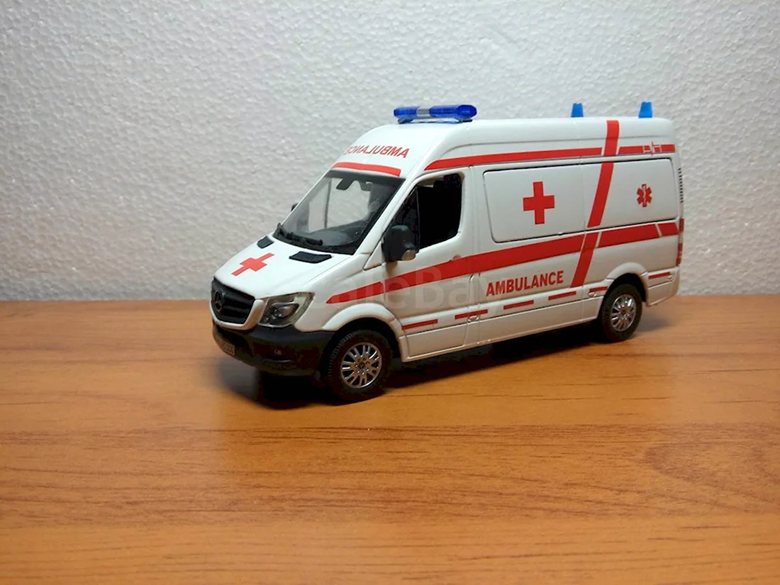 1 43 Mercedes Benz Sprinter 2 906 Ambulance