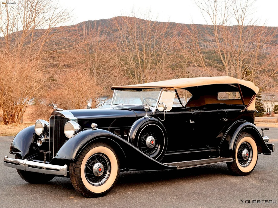 1934_Packard_eight_7-Passenger_Touring_