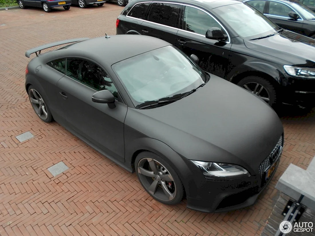 Audi TT 2 матовая чёрная