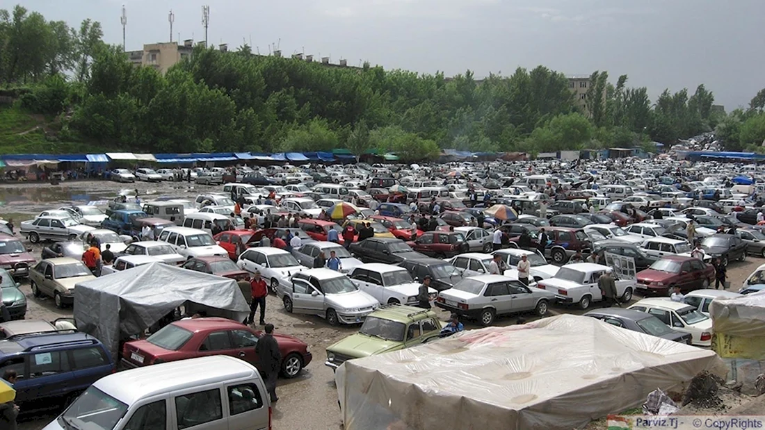 Автомобильный рынок в Душанбе