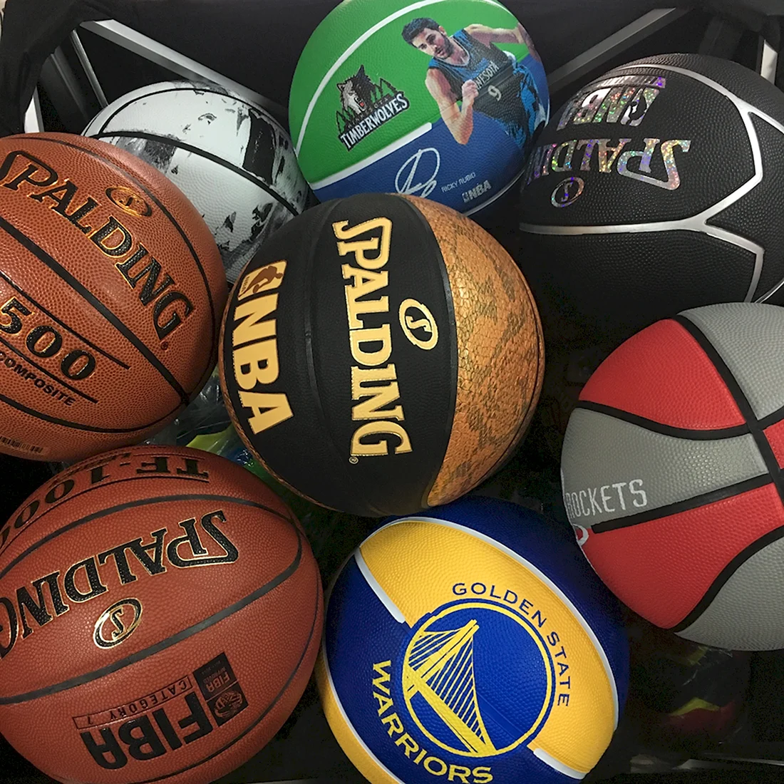 Склеенные мячи. Мяч Spalding NBA. Баскетбольный мяч Spalding Kobe Bryant. Баскетбольный мяч NBA Spalding 2022. Мяч баскетбольный Spalding NBA коричневый.