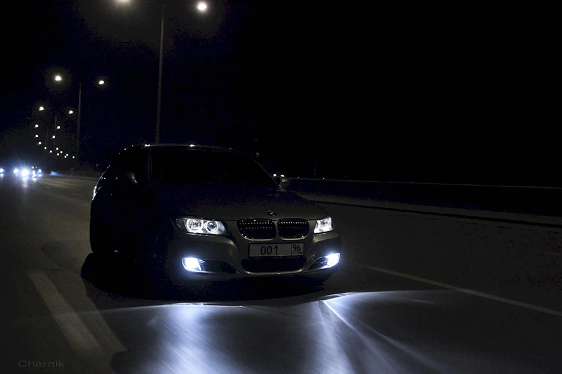 BMW e90 ночью