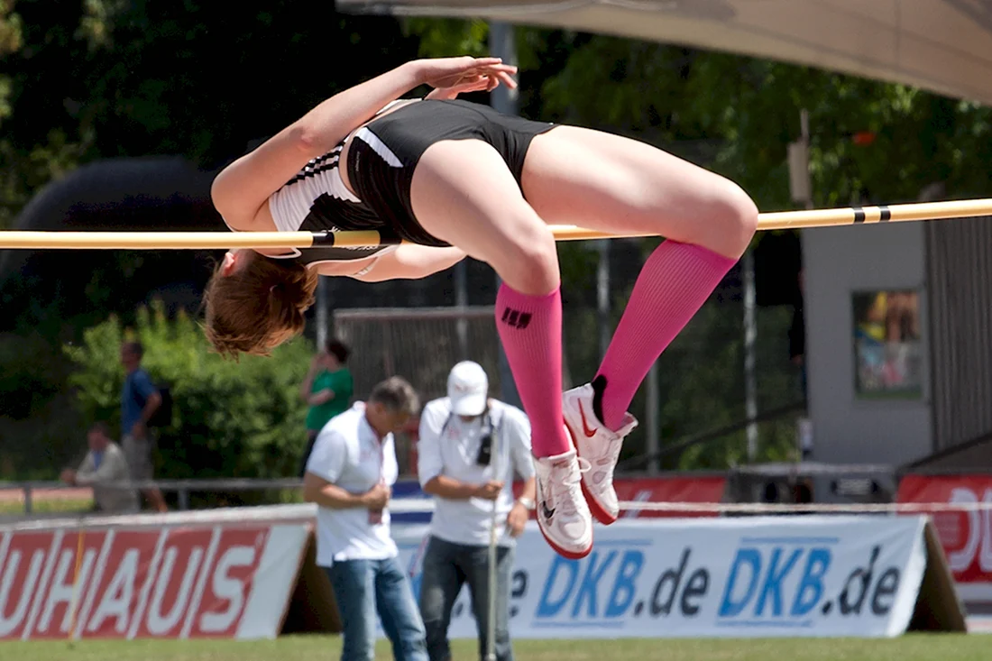 Екатерина Брянщина прыжки с шестом