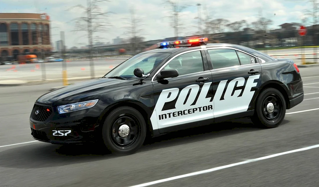Форд Police Interceptor