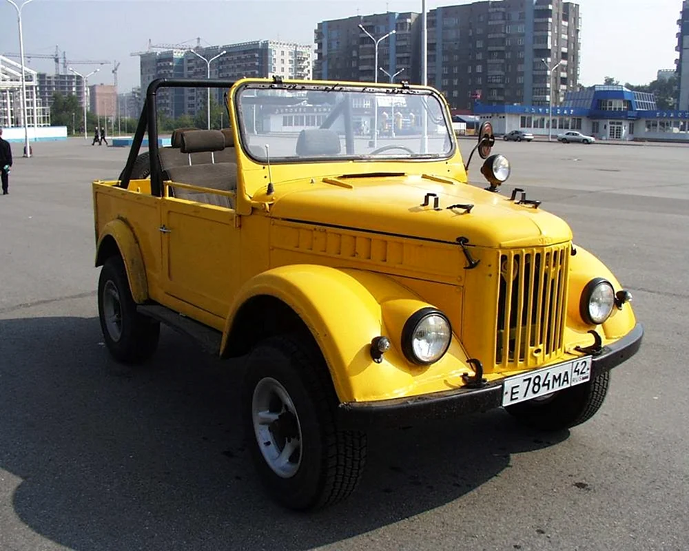 ГАЗ 69 желтый