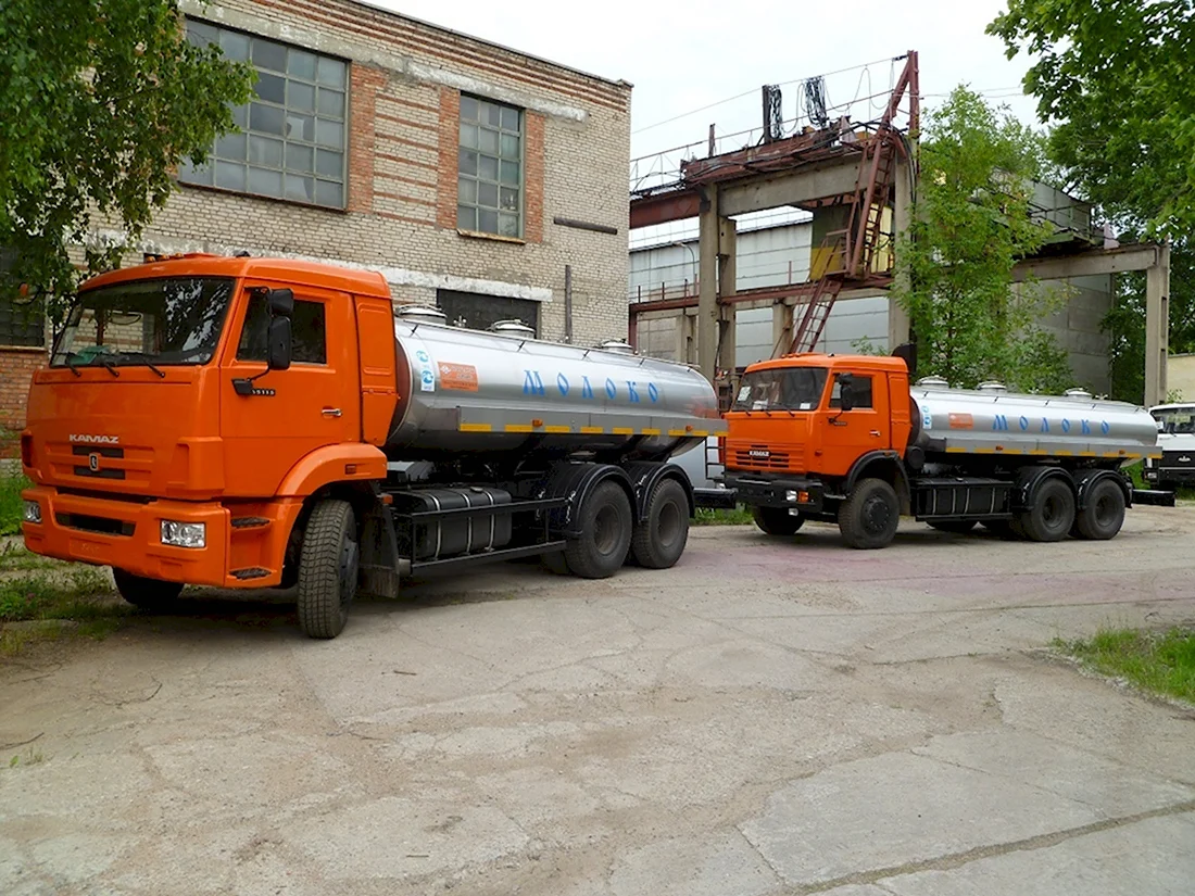 КАМАЗ 65115 водовозка