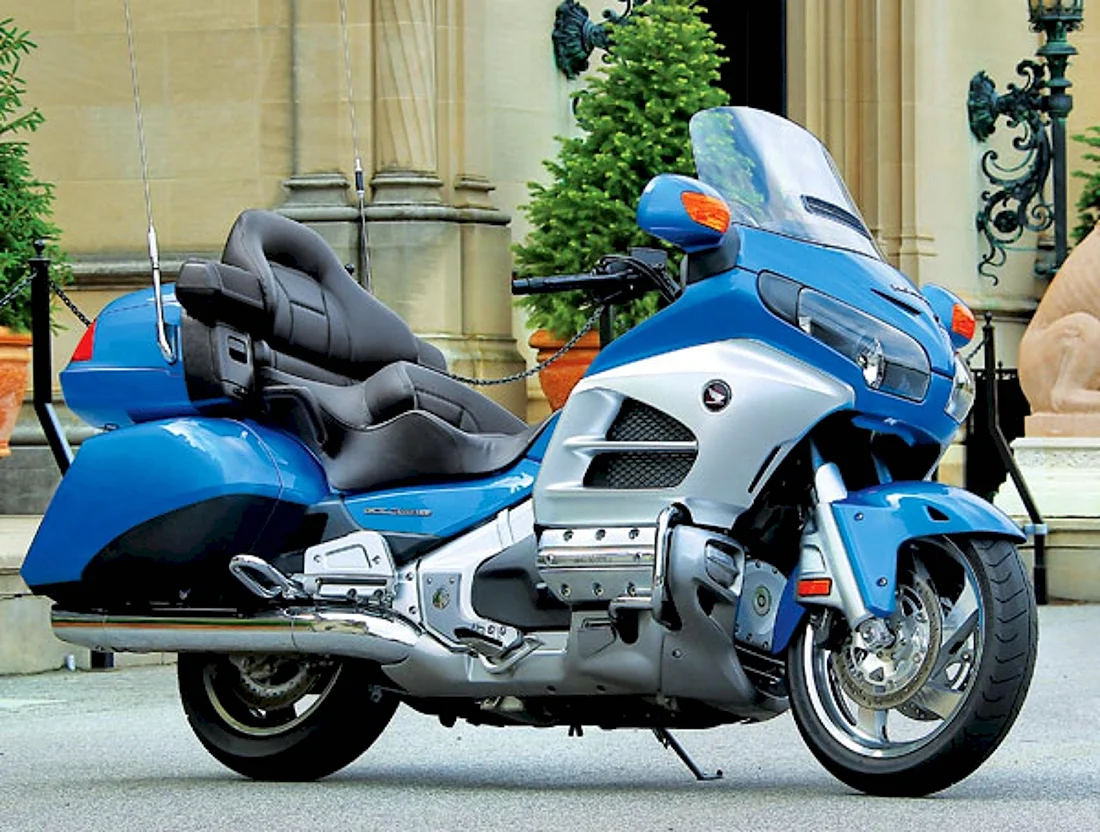 Хонда Голд Винг 1800. Honda Gold Wing 1800. Honda gl1800 Gold Wing. Мотоцикл Honda Gold Wing gl1800.