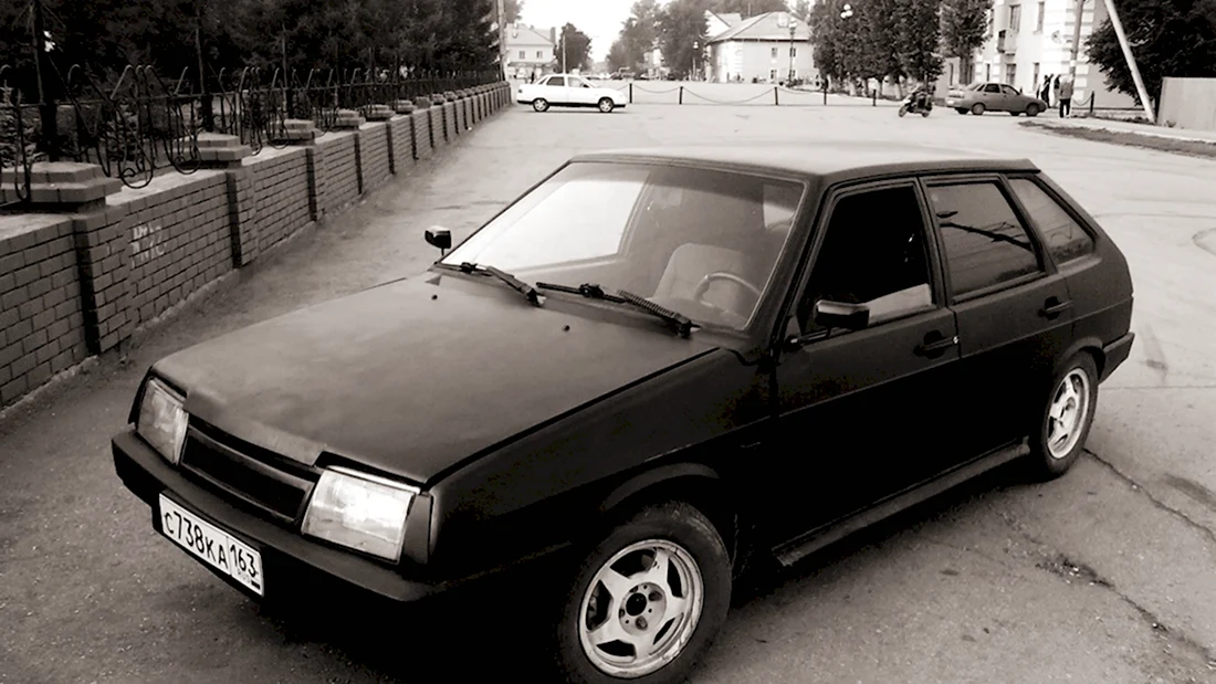 Машина черный Лада 2109