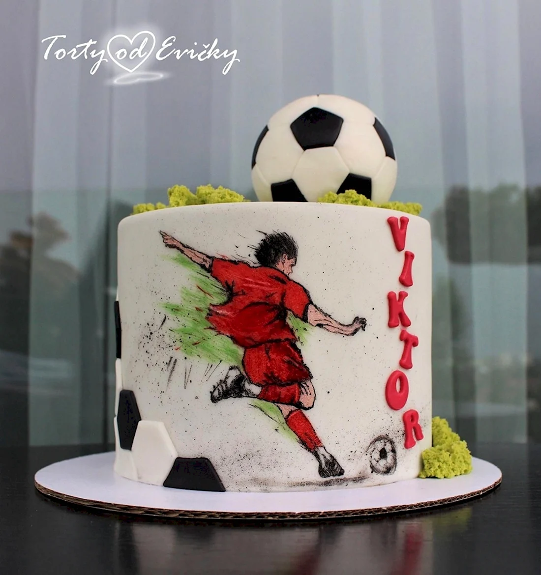 Необычный торт футбол