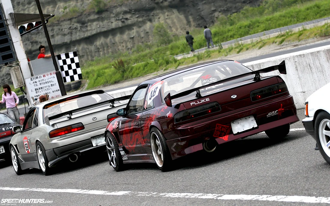 Nissan Skyline GTR r34 и Nissan Silvia s13