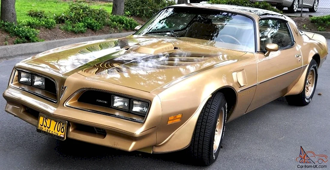 Pontiac Firebird 1977 золотой