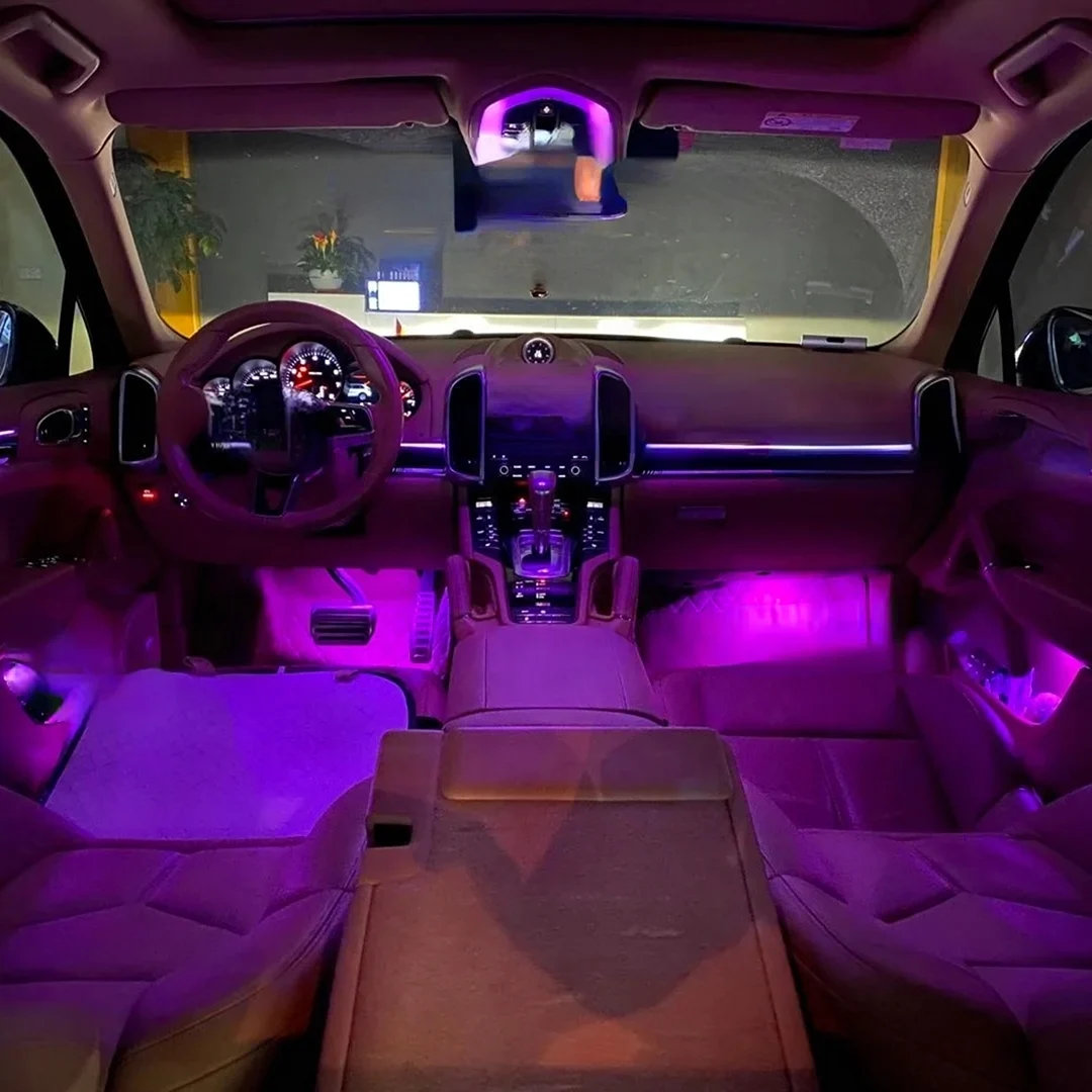 Розовая подсветка в машину