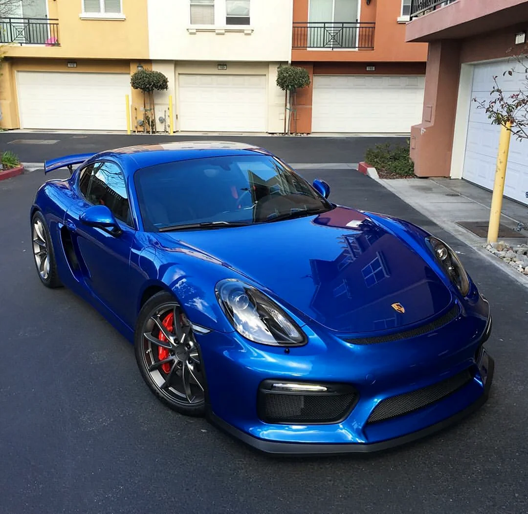 Sapphire Blue Metallic Porsche