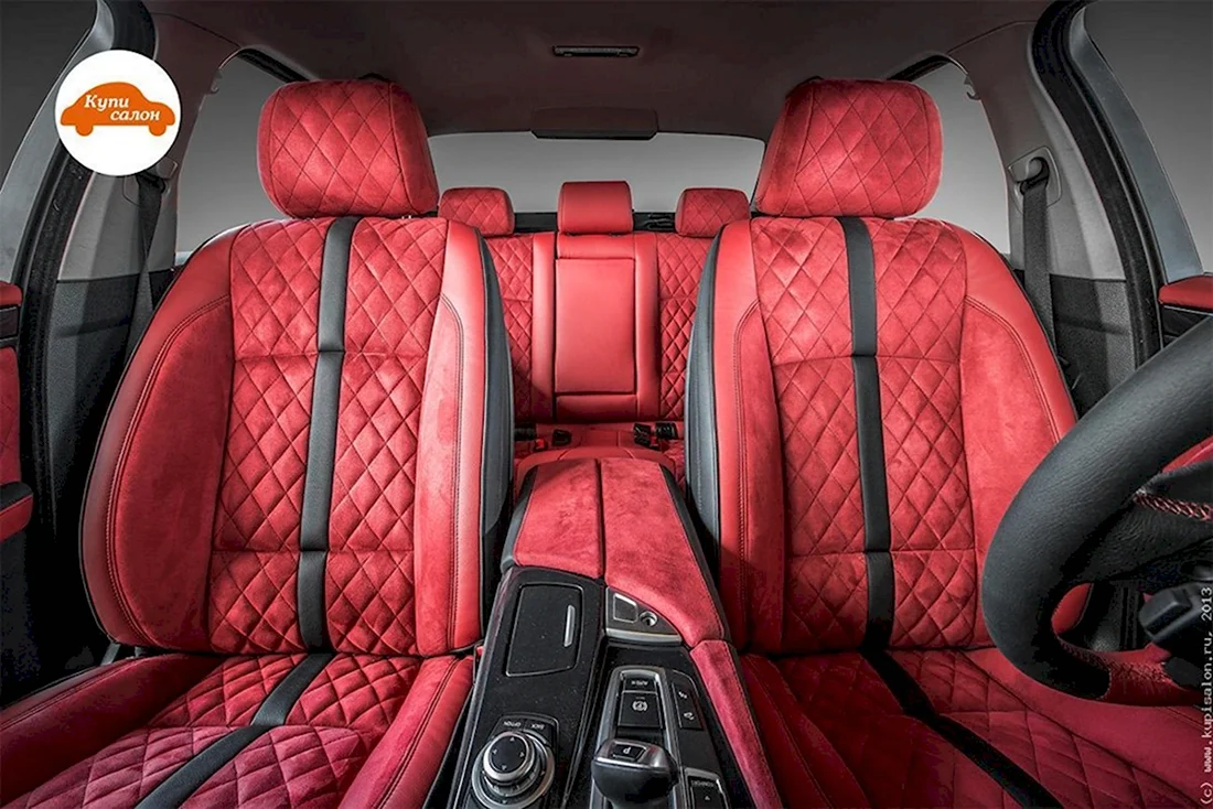 Сиденье BMW Alcantara с красной кожей
