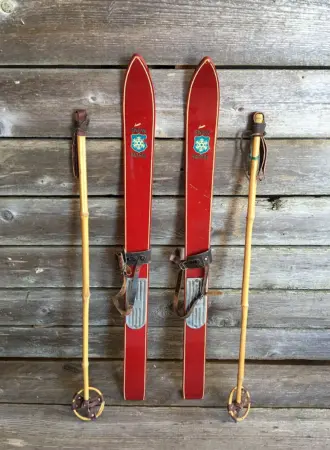 Старинные лыжи