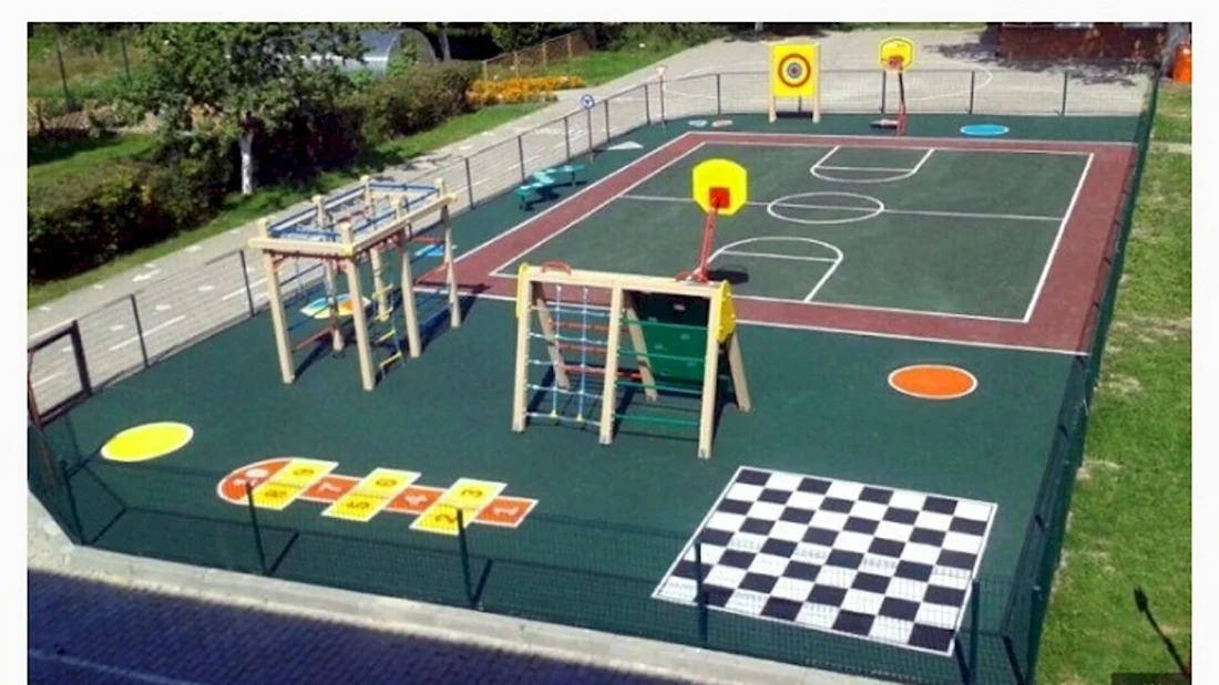 Территория детского сада Физкультурная площадка