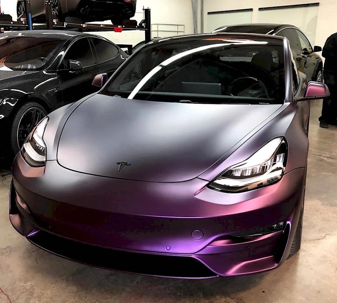 Tesla model 3 фиолетовая