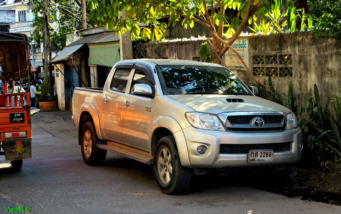 Toyota Hilux в Тайланде