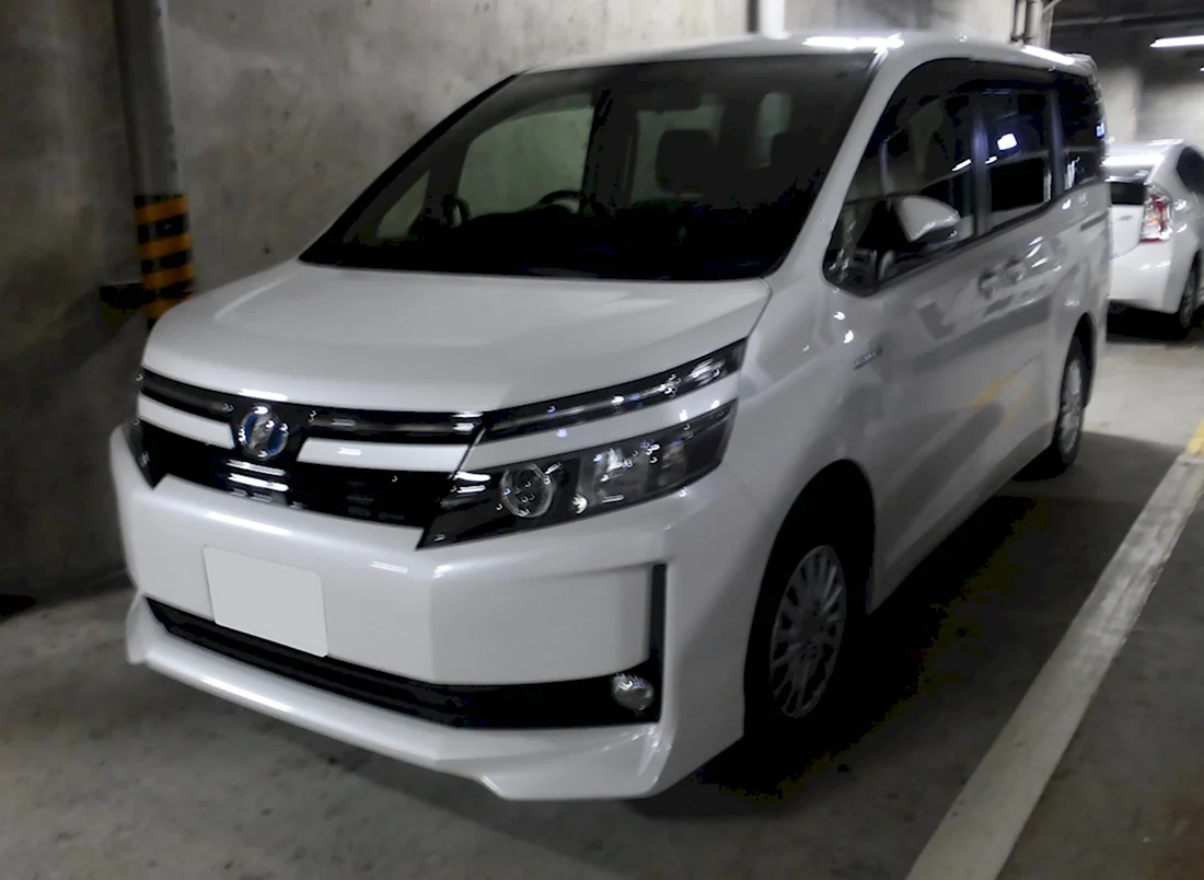 Toyota Voxy 2014 Hybrid