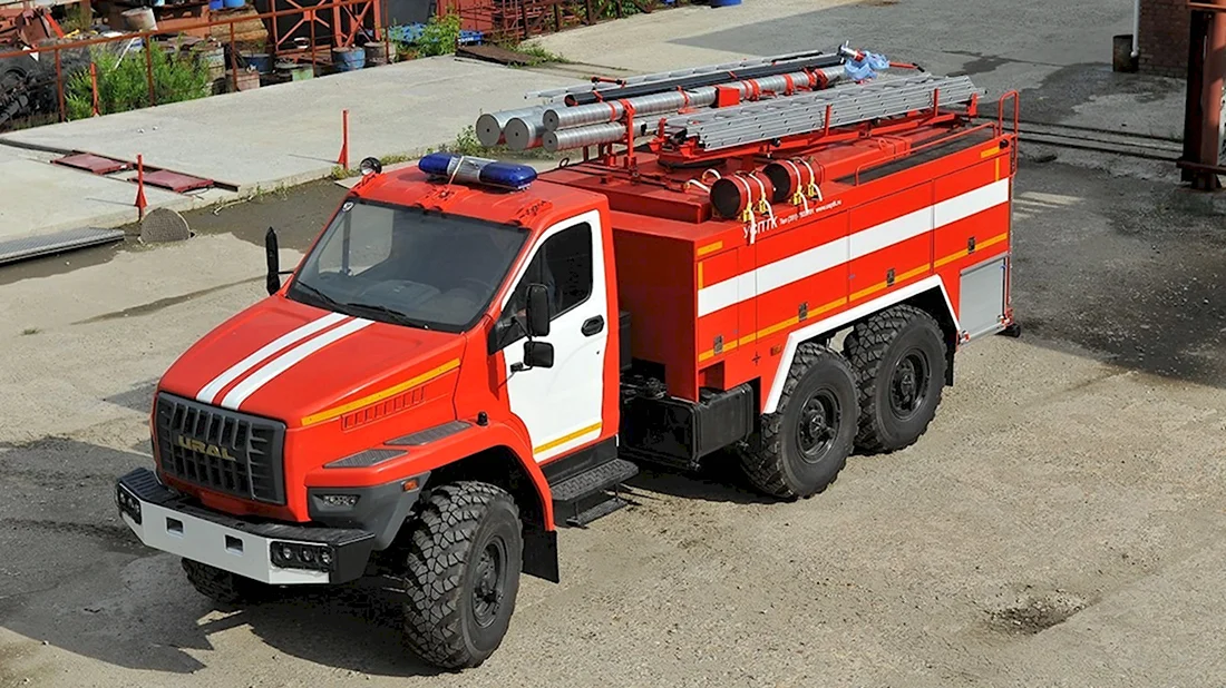 Урал 5557 пожарная автоцистерна