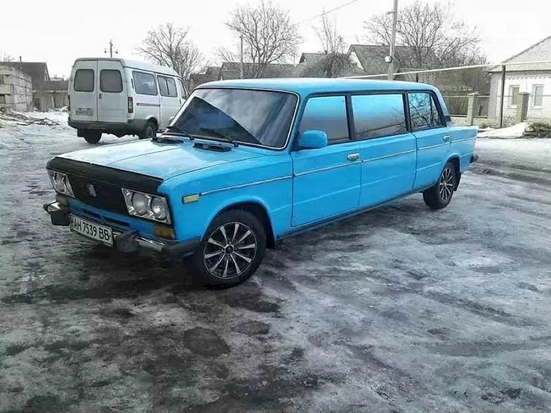 Лимузин Lada (ВАЗ-2107) Rive Stretched Limousine — личный транспорт королевы Англии