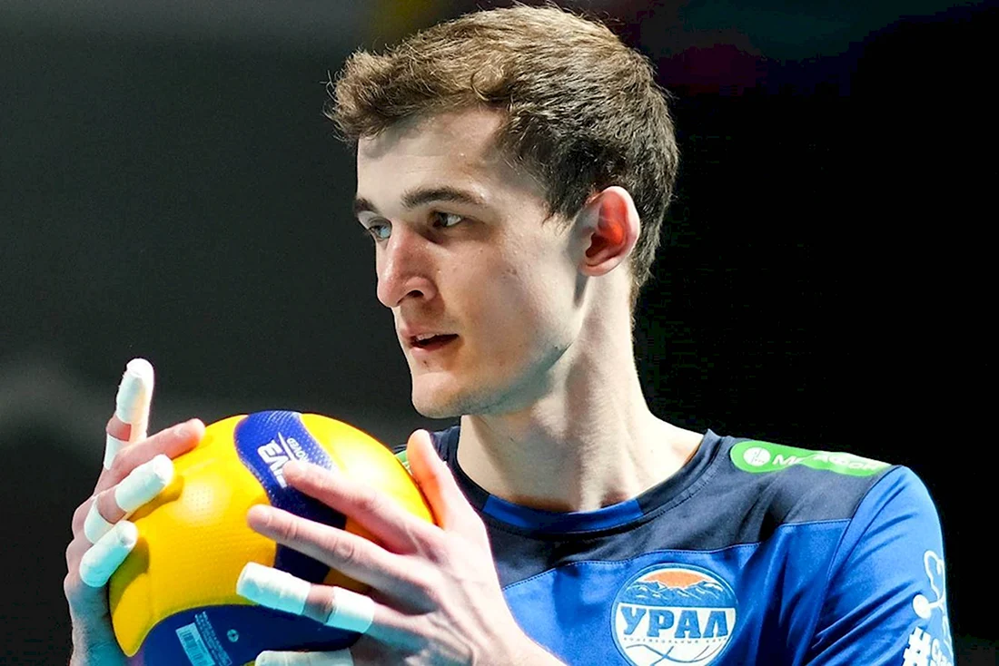 Виталий Дикарев волейболист