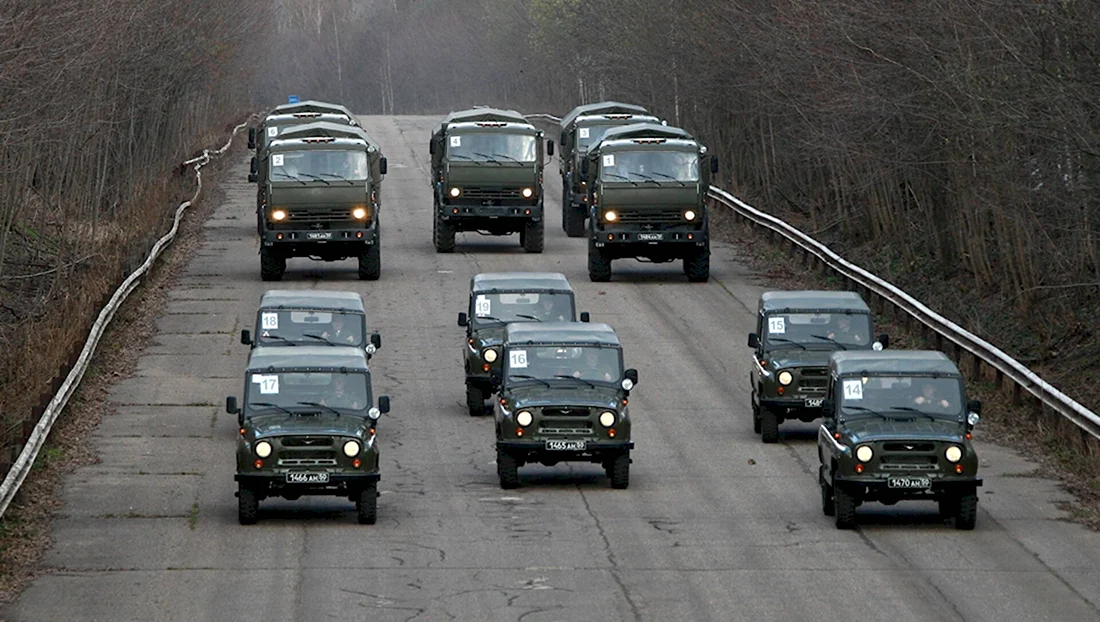 Военная автомобильная колонна