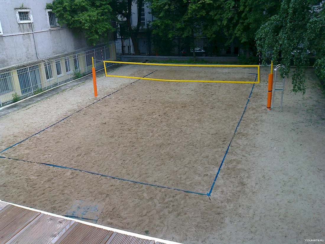 Волейбольная площадка на участке