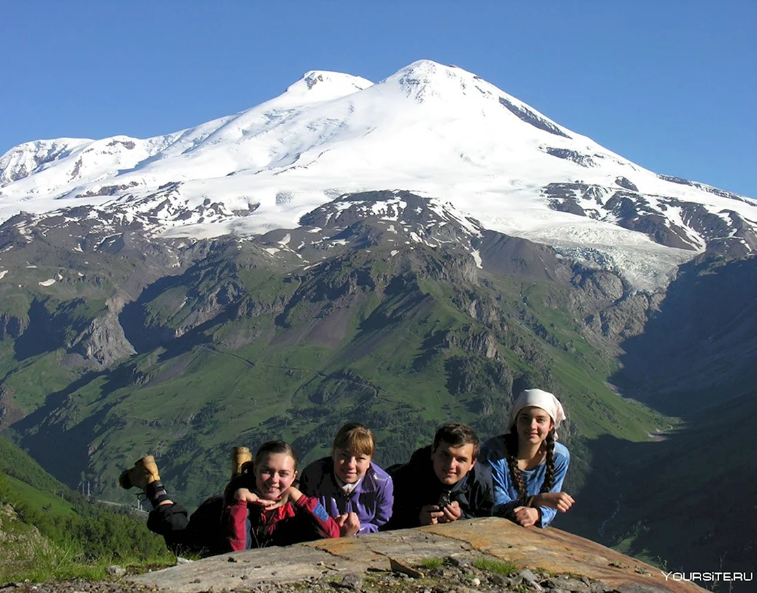 Кавказ Приэльбрусье туристы лето