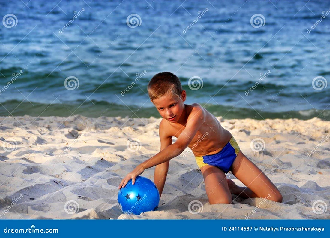 Мальчик 9 лет пляж