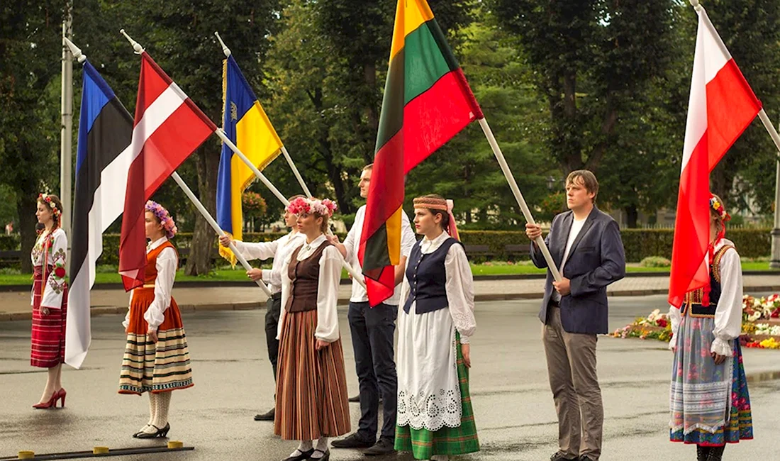 Флаги Прибалтики стран Прибалтики. Латвия и Литва. Литва Латвия Эстония. Народы Литвы Латвии и Эстонии.